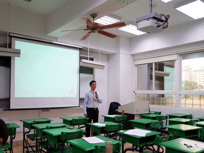 【高教深耕】《專題演講》應用數學系－理財實務(一)：看見價值--金融保險業的趨勢與發展(另開新視窗/jpg檔)圖片