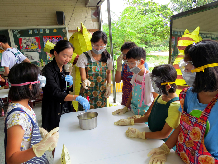 【高教深耕】《生活科普動手做體驗營》理學院－屏東縣內埔鄉榮華國小(另開新視窗/jpg檔)圖片