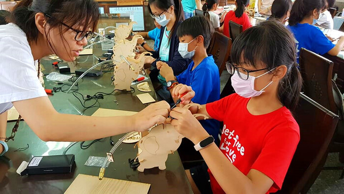 【高教深耕】《生活科普動手做體驗營》理學院－屏東縣恆春鎮恆春國小(另開新視窗/jpg檔)圖片